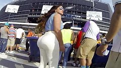 Juicy big butt latin girl in tight jeans